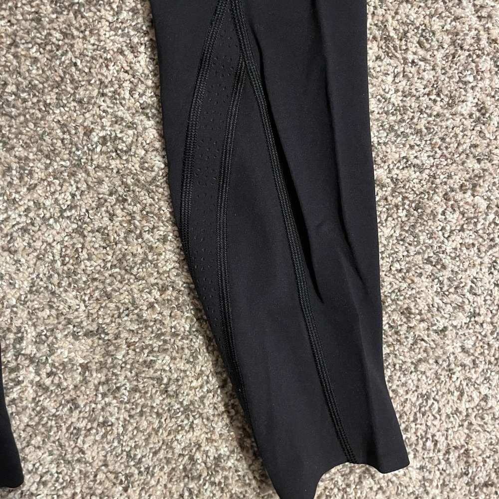 Lululemon Chase the Pace Leggings - Picture 9 of 10